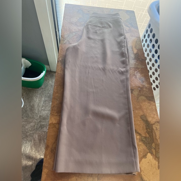 Womens White House Black Market sz 8 reg Beige crop dress pants EUC - Picture 4 of 7